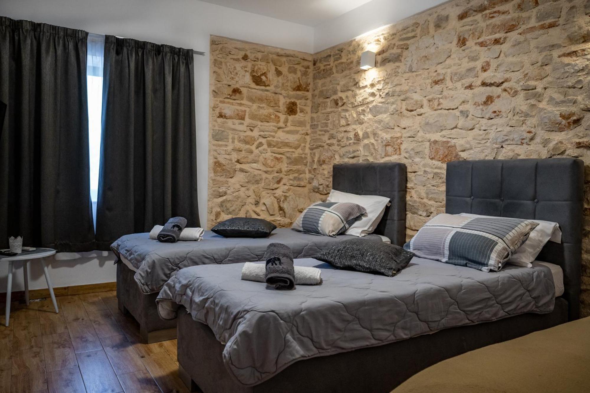 Sonia Rooms Pula Exterior foto